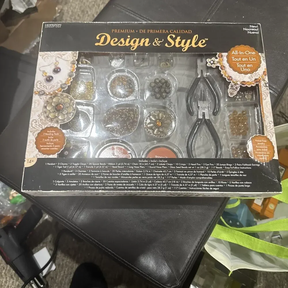 Premium De Primera Design & Style Starter Jewelry Kit! NIB Box Damage